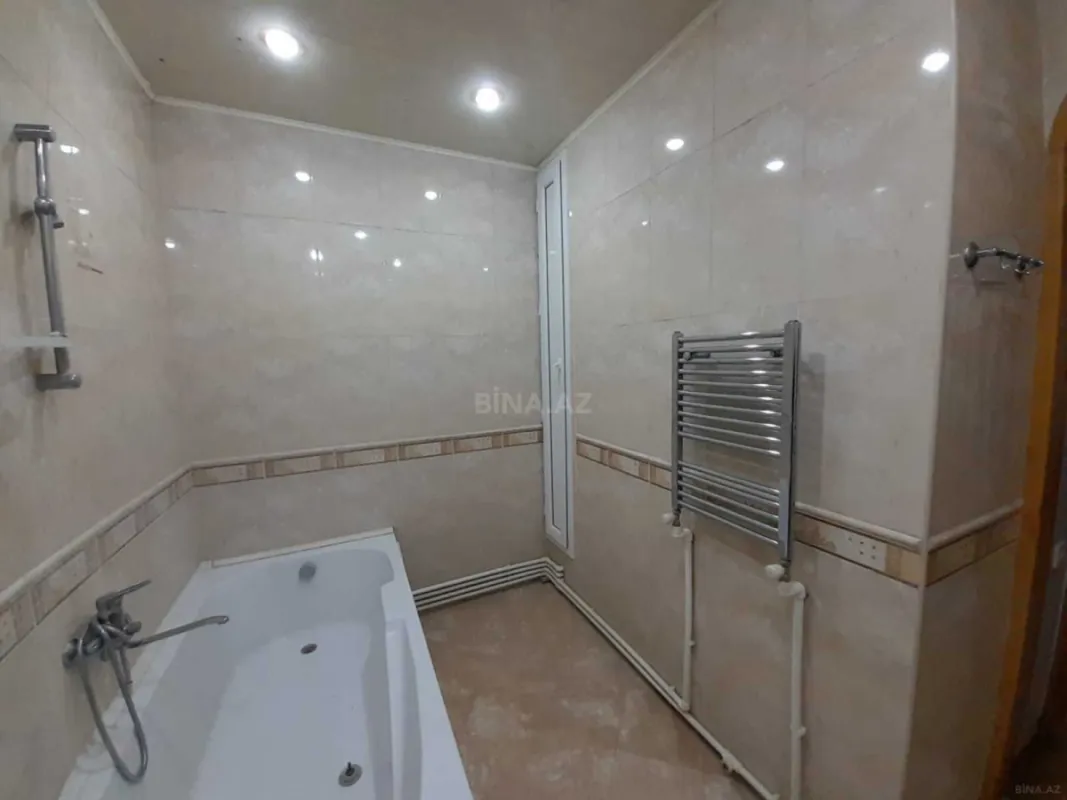 Satılır 3 otaqlı mənzil 128 m²