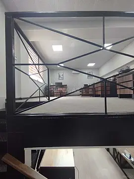 Kirayə verilir 2 otaqlı ofis 137 m²