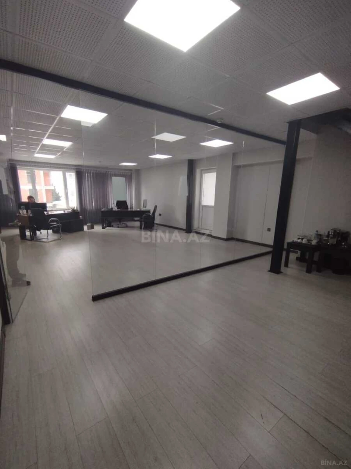 Kirayə verilir 2 otaqlı ofis 137 m²