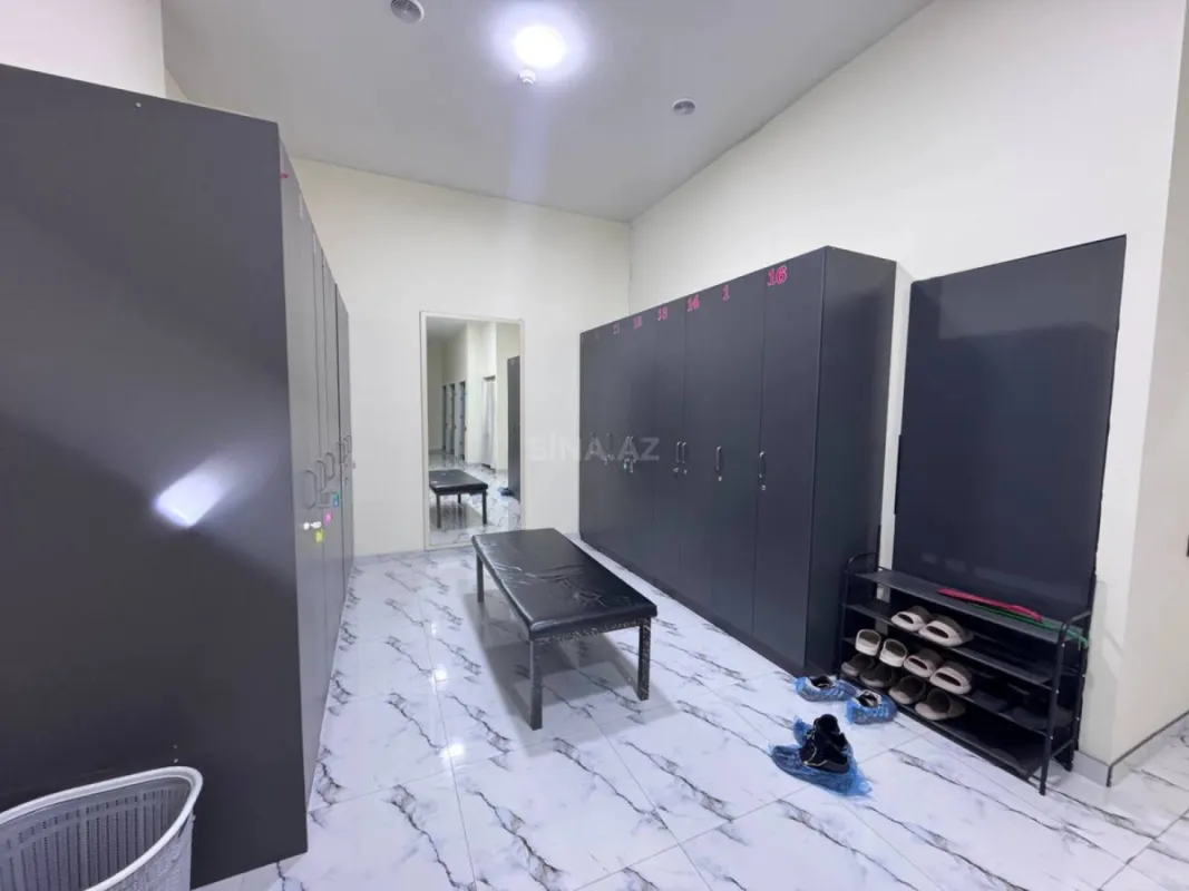 Satılır obyekt 251 m²