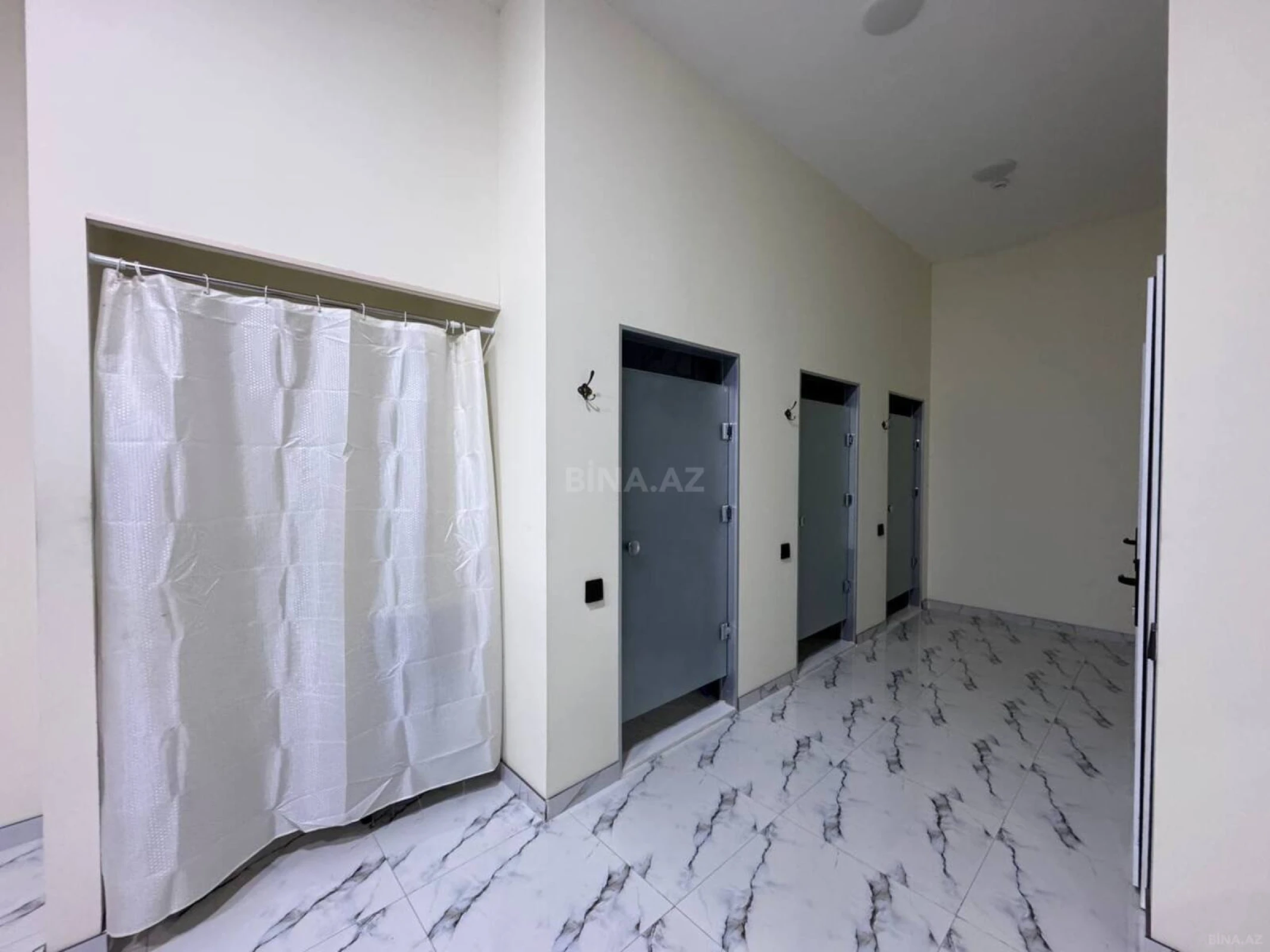 Satılır obyekt 251 m²