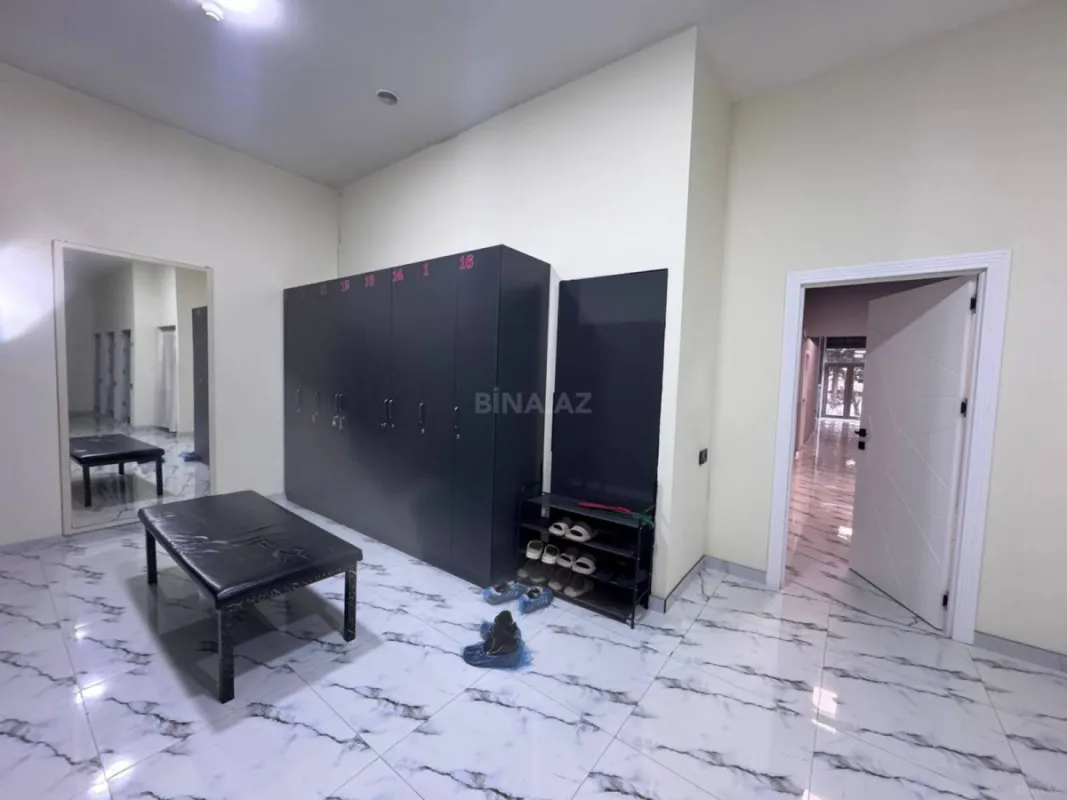 Satılır obyekt 251 m²