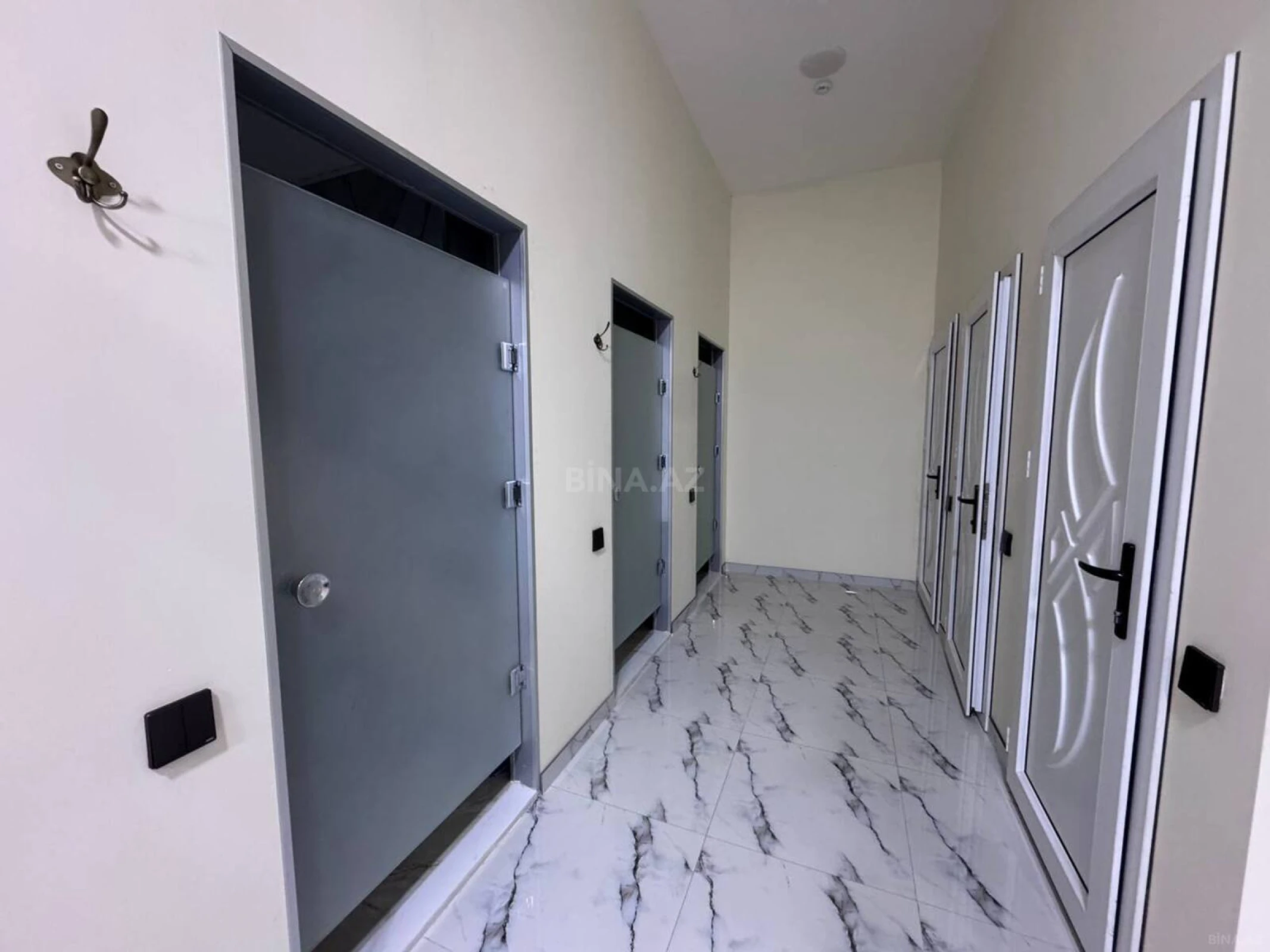 Satılır obyekt 251 m²