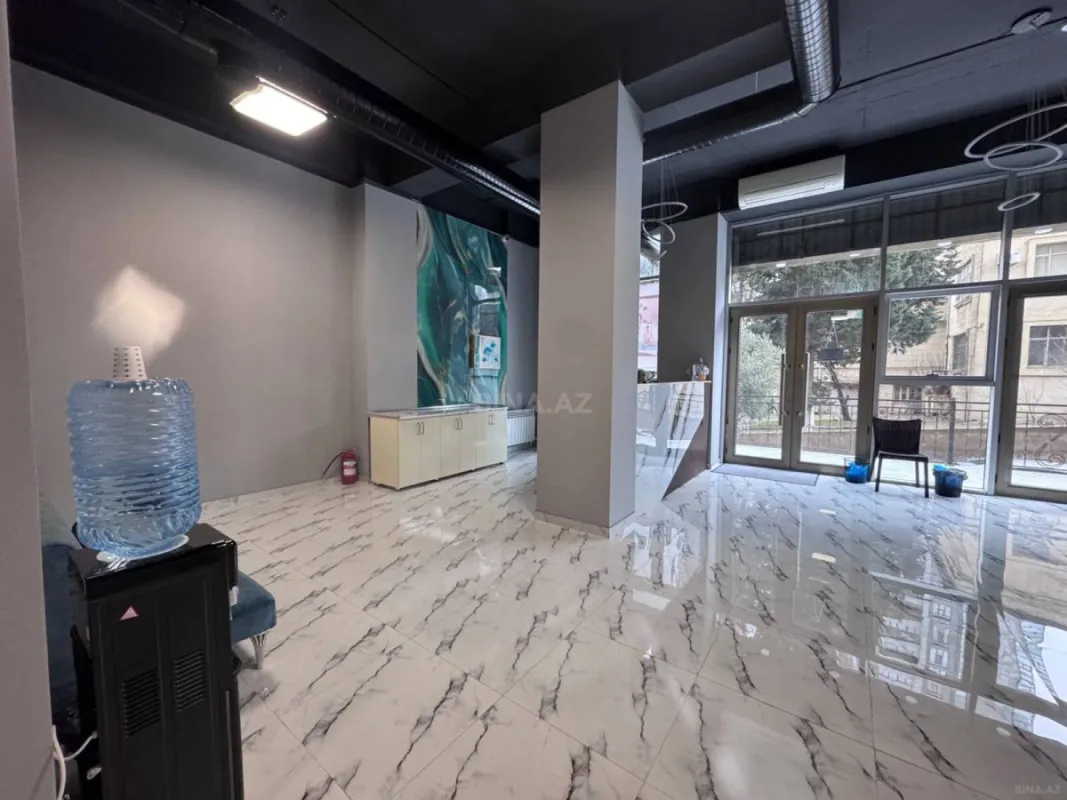 Satılır obyekt 251 m²