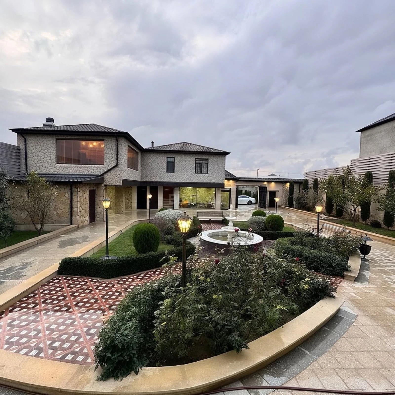 Kirayə verilir 5 otaqlı həyət evi 350 m²