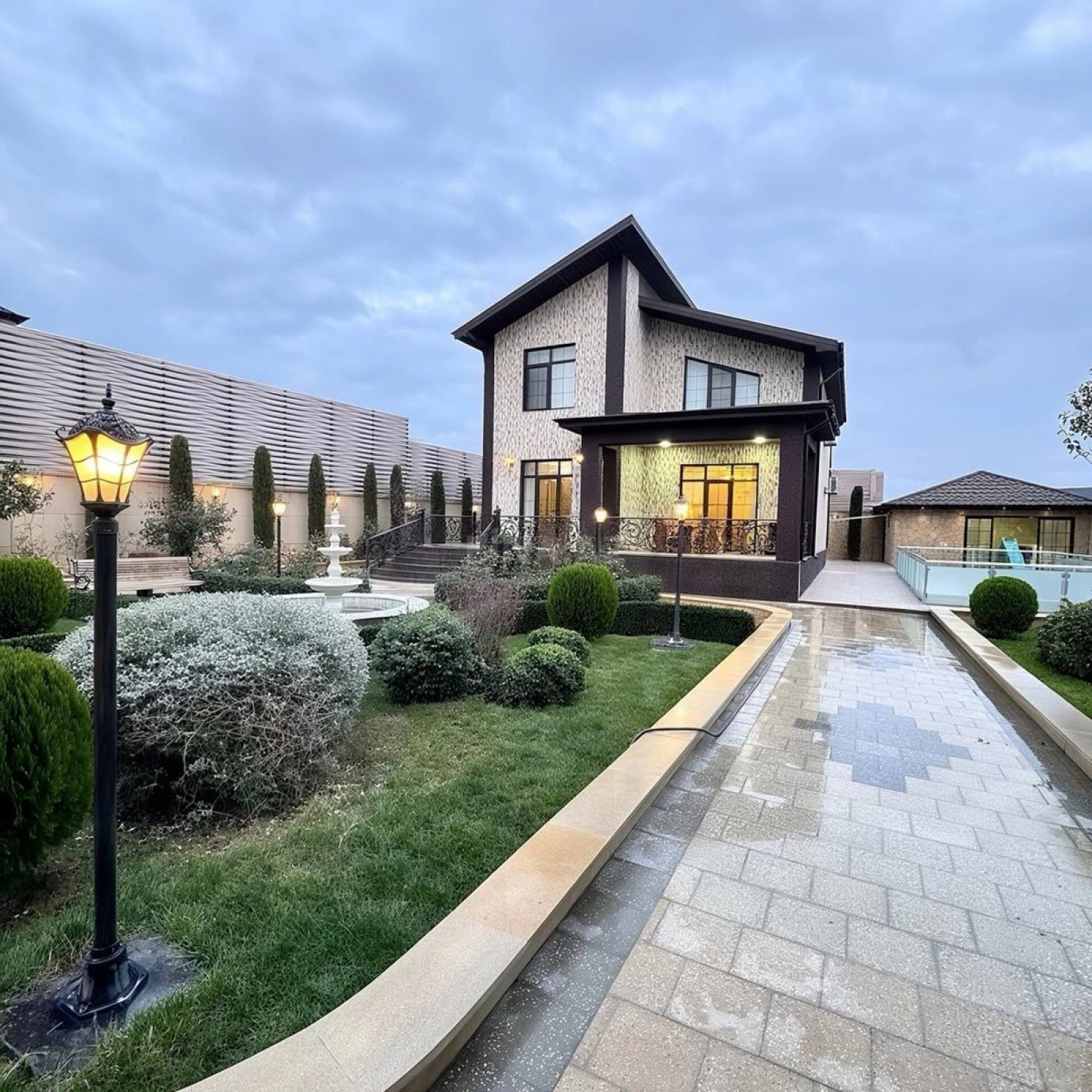 Kirayə verilir 5 otaqlı həyət evi 350 m²