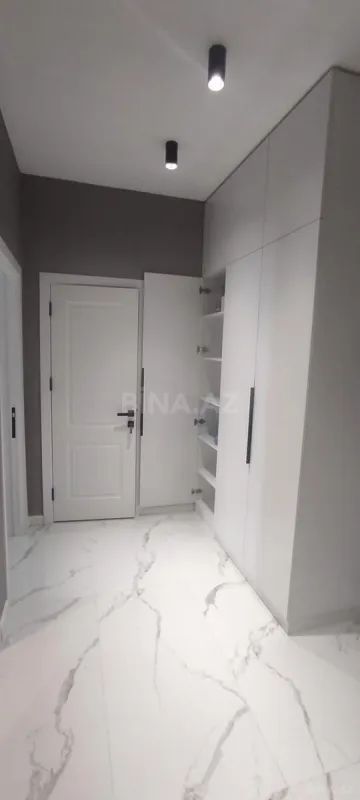 Kirayə verilir 2 otaqlı mənzil 106 m²