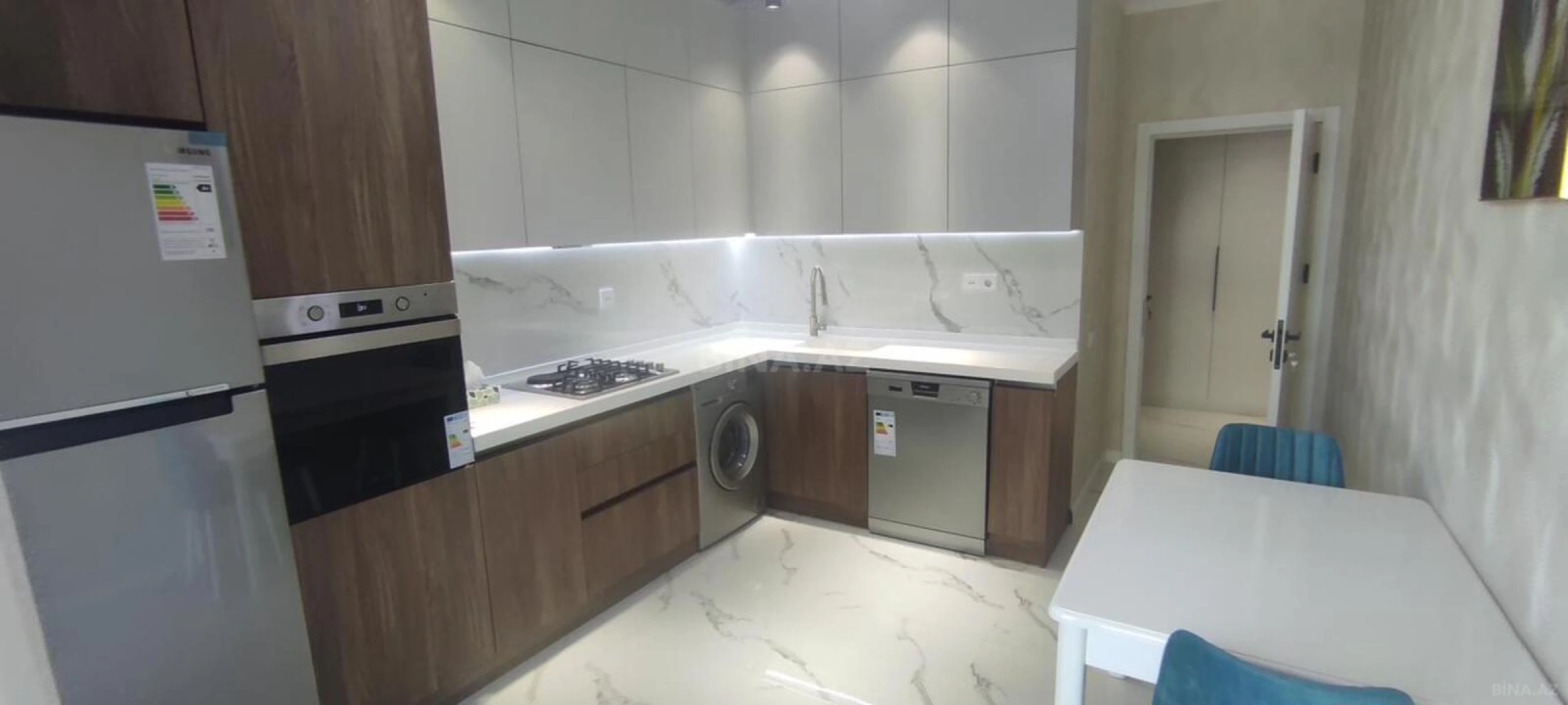 Kirayə verilir 2 otaqlı mənzil 106 m²