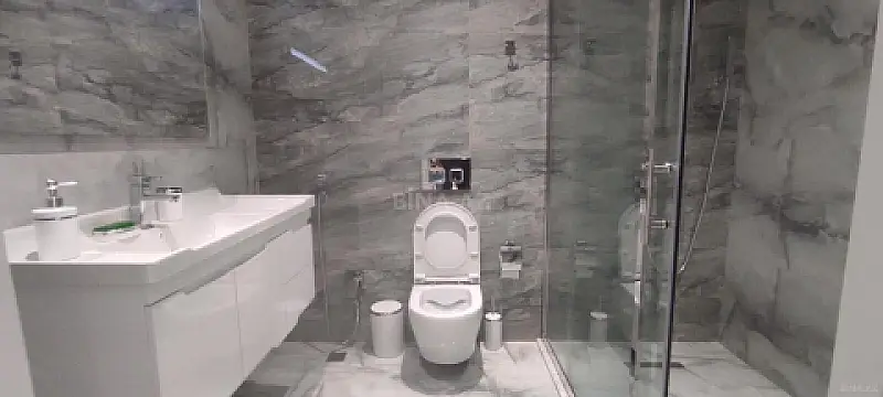 Kirayə verilir 2 otaqlı mənzil 106 m²