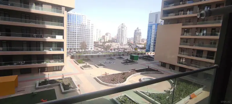 Kirayə verilir 2 otaqlı mənzil 106 m²