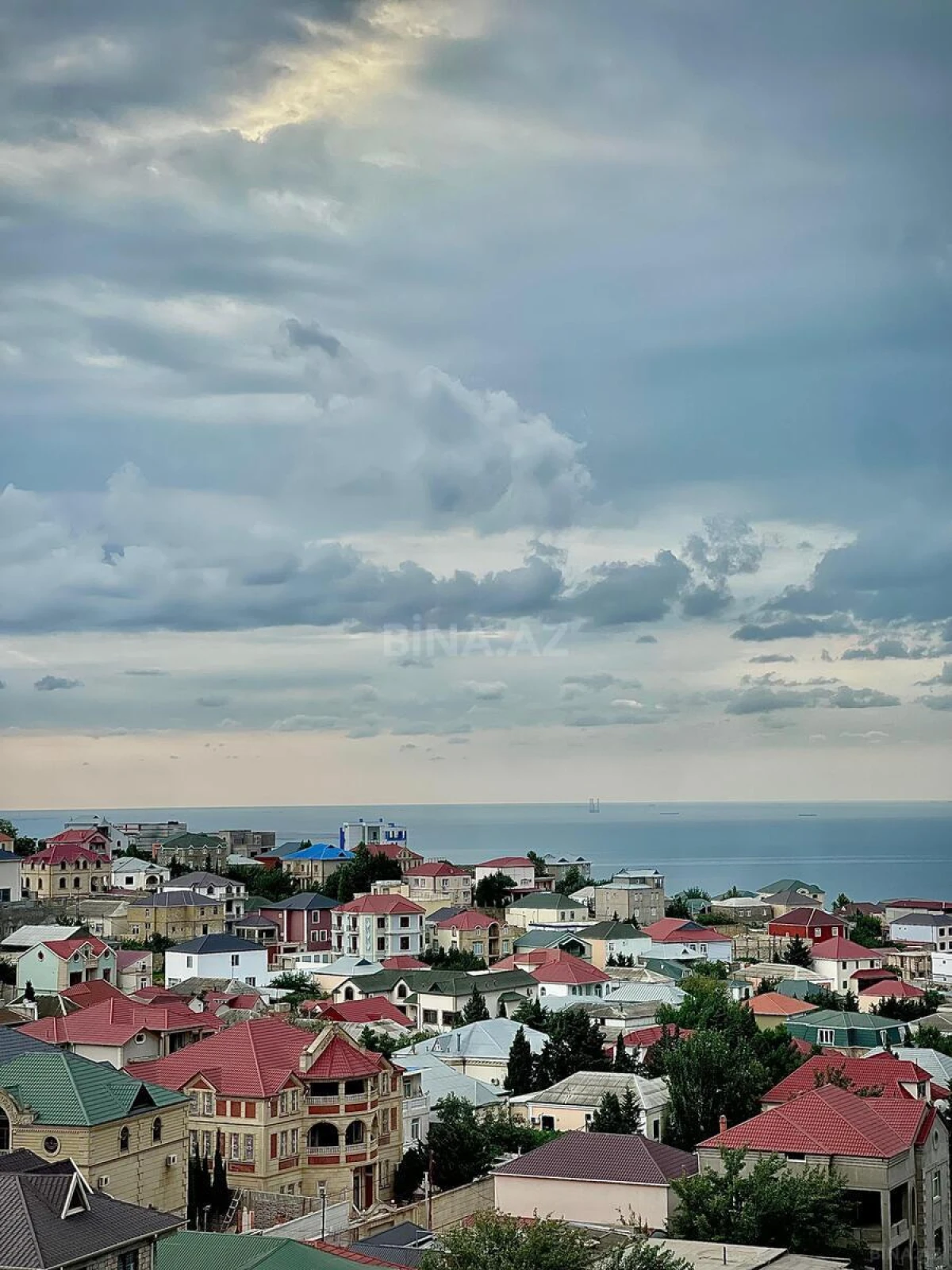 Satılır 2 otaqlı mənzil 91 m²