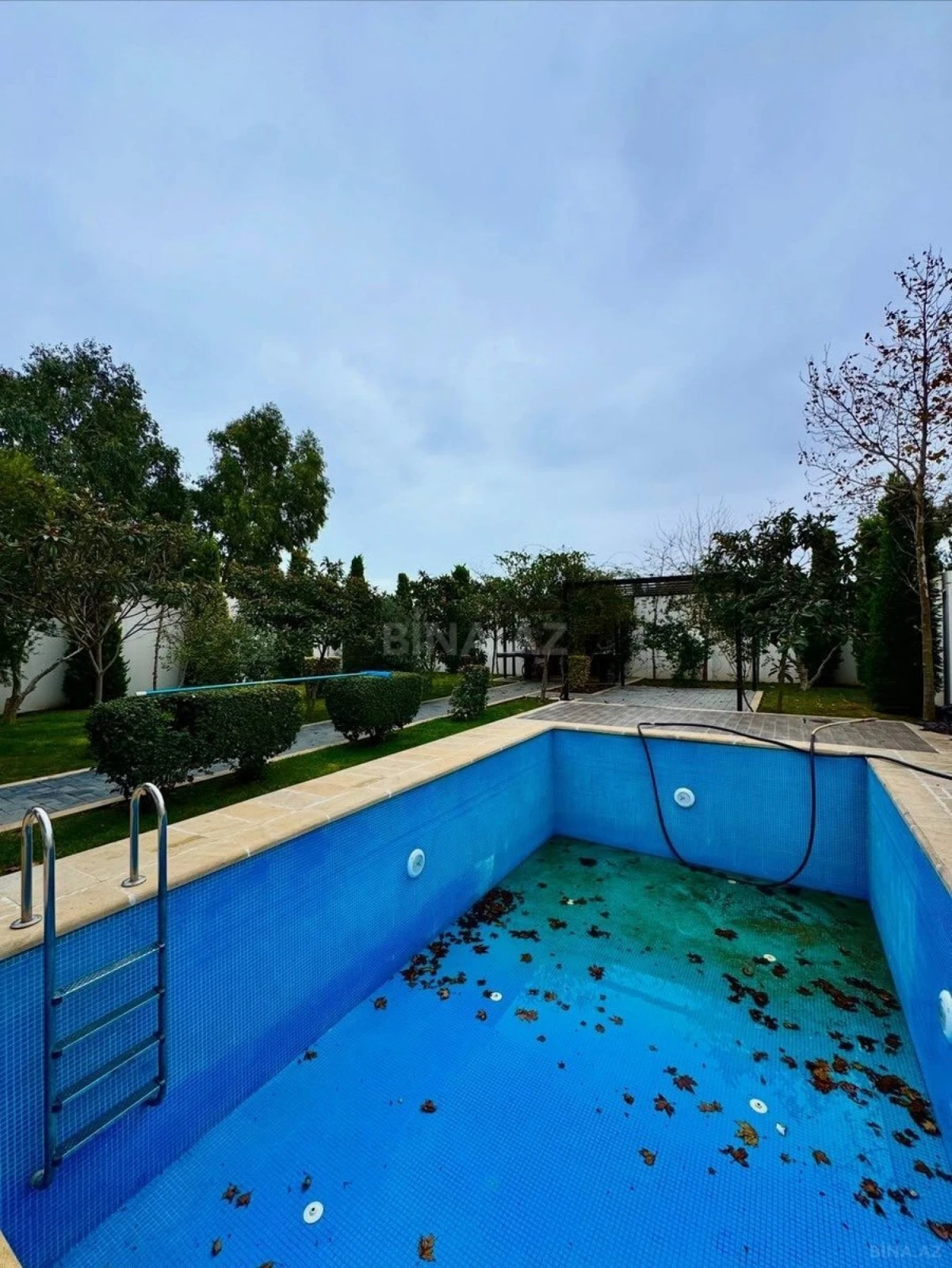 Kirayə verilir 5 otaqlı həyət evi 350 m²