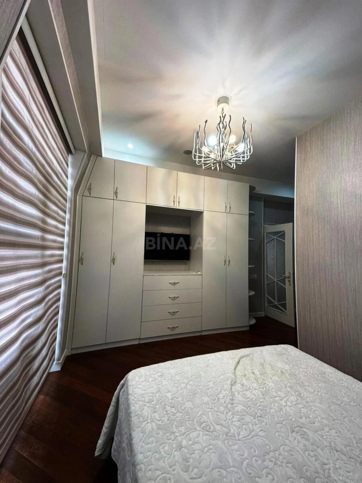 Satılır 3 otaqlı mənzil 120 m²