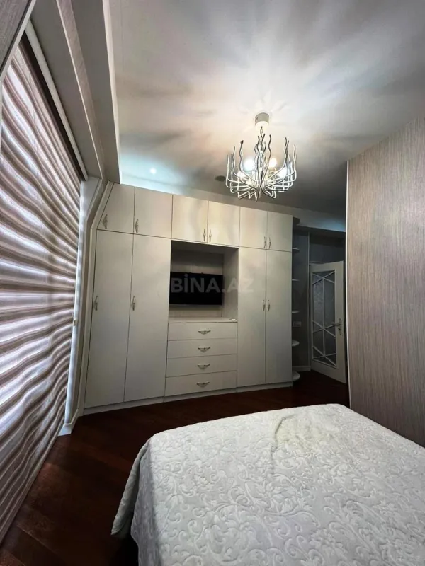 Satılır 3 otaqlı mənzil 120 m²