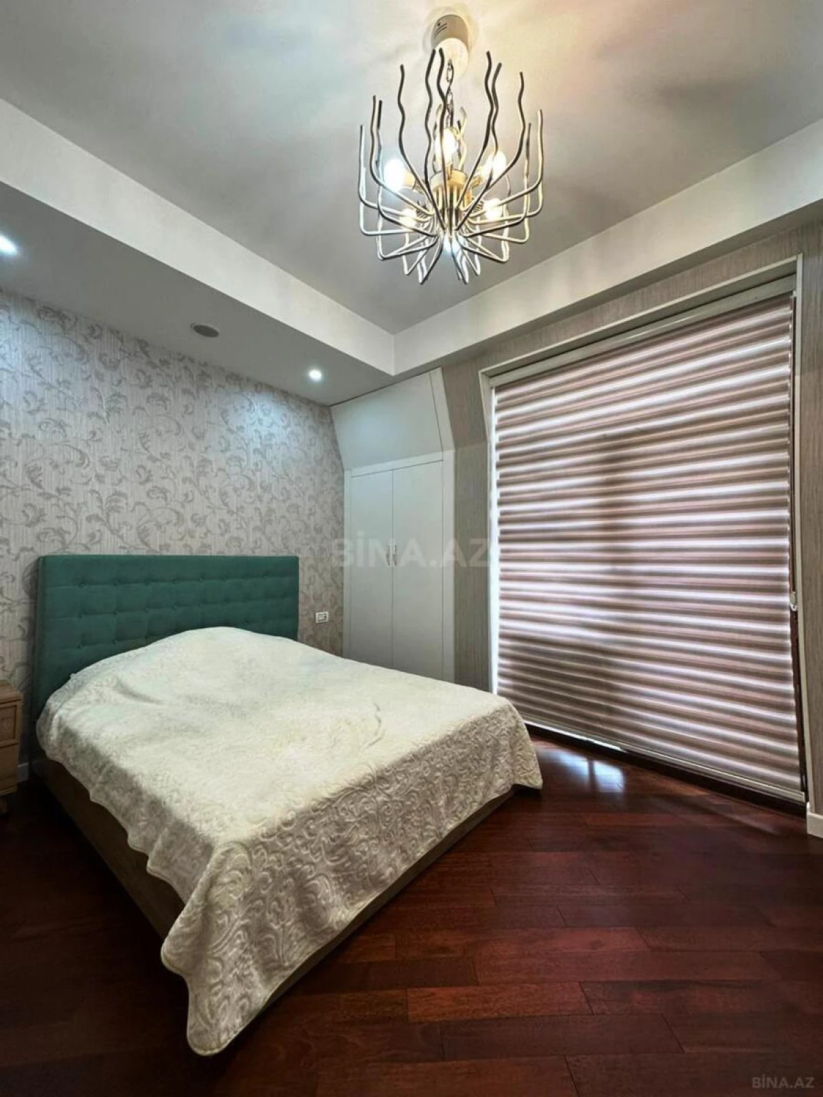 Satılır 3 otaqlı mənzil 120 m²