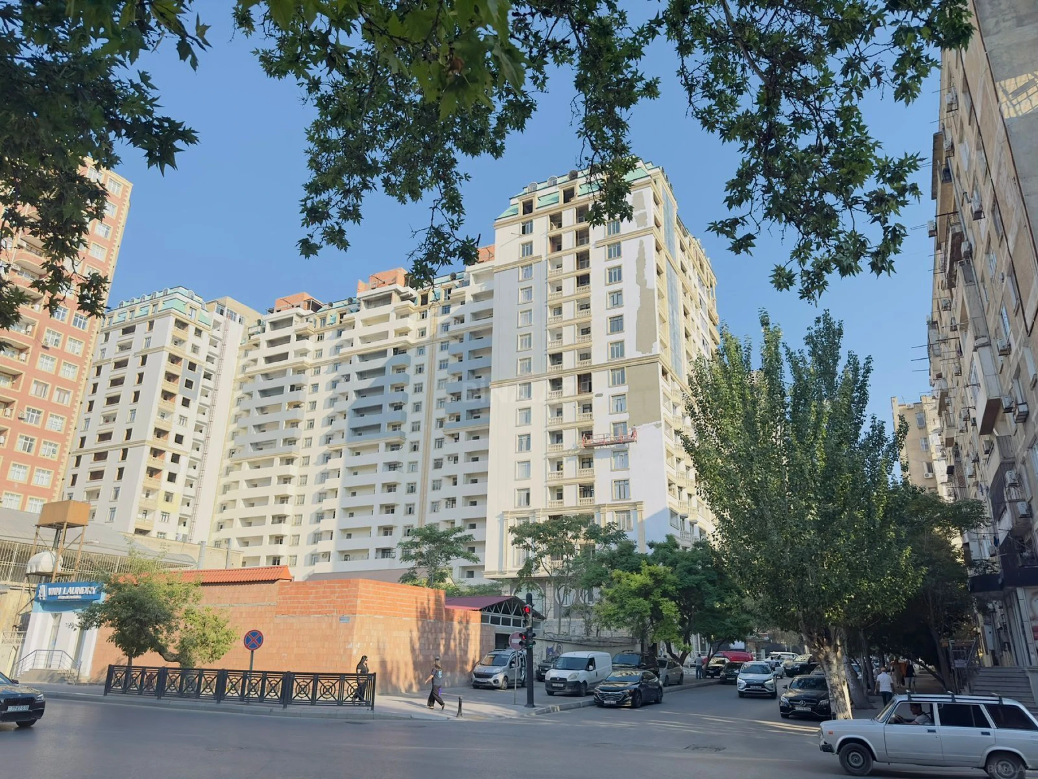 Satılır 2 otaqlı mənzil 118.5 m²