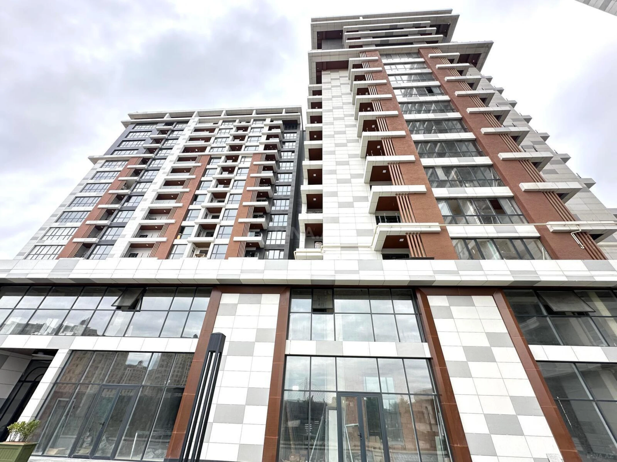 Satılır 2 otaqlı mənzil 60 m²