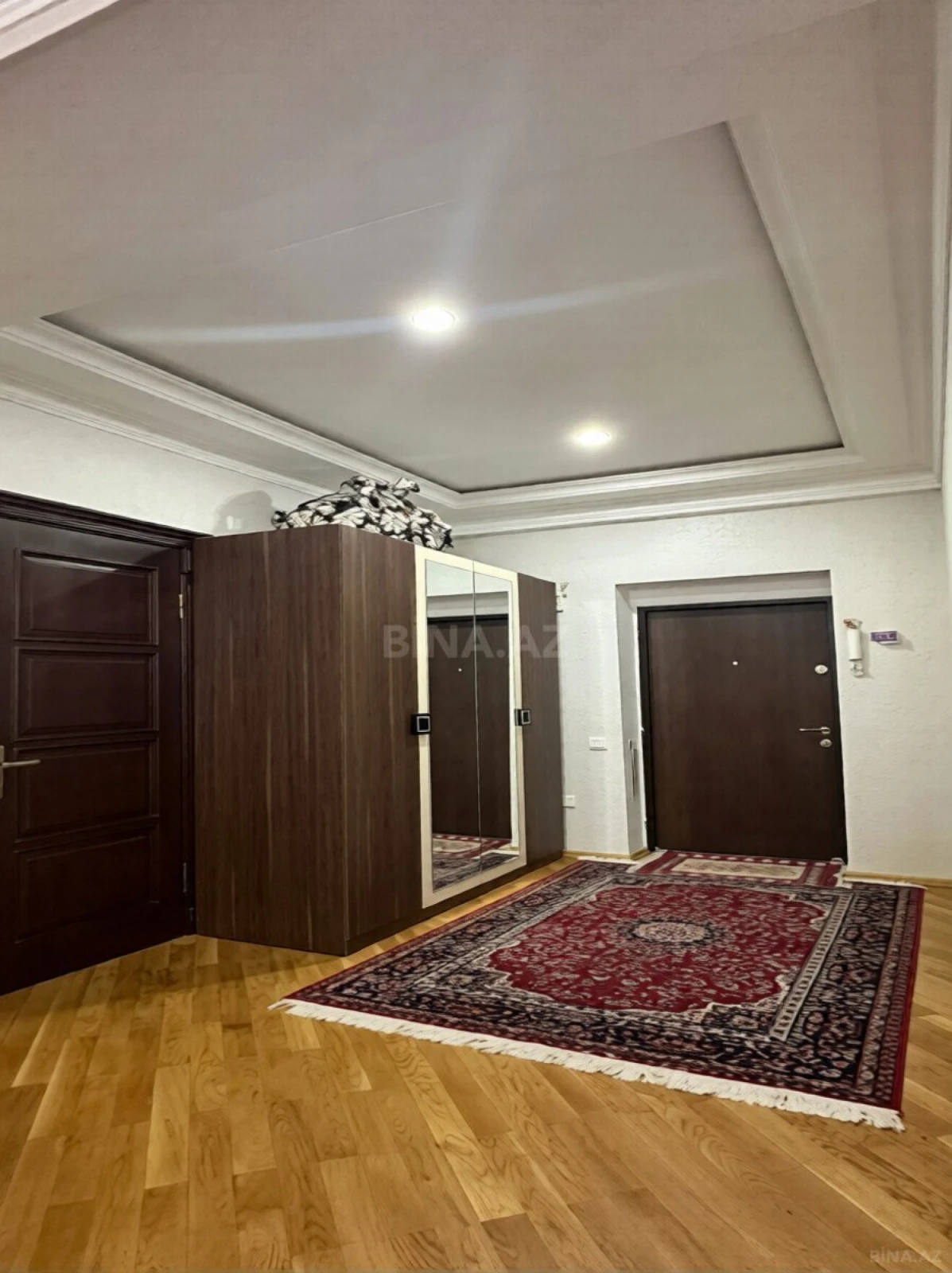 Satılır 2 otaqlı mənzil 68 m²