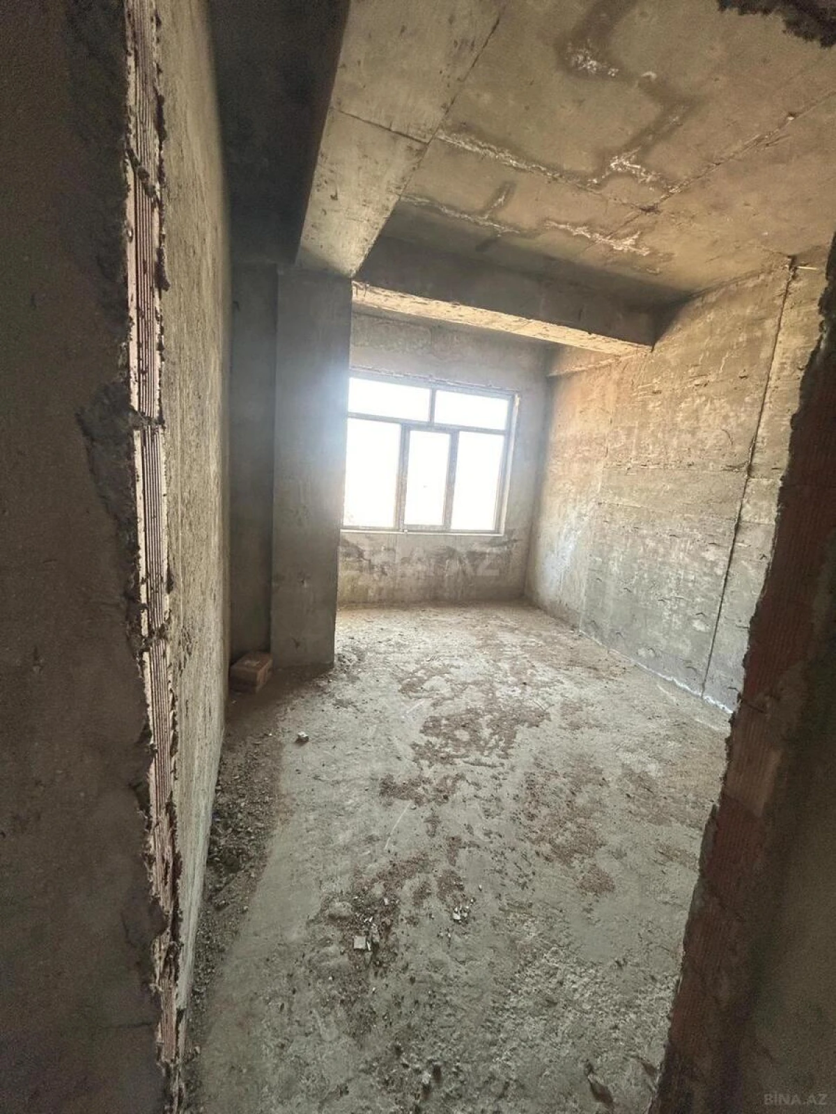 Satılır 3 otaqlı mənzil 130 m²