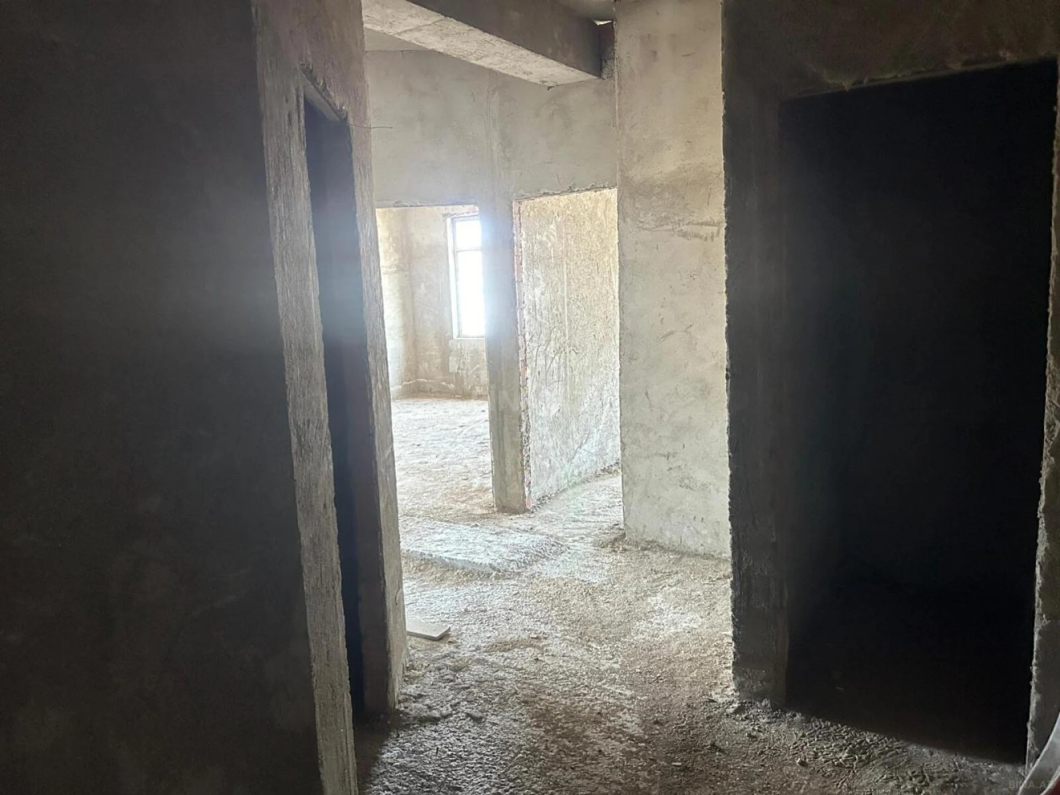 Satılır 3 otaqlı mənzil 130 m²