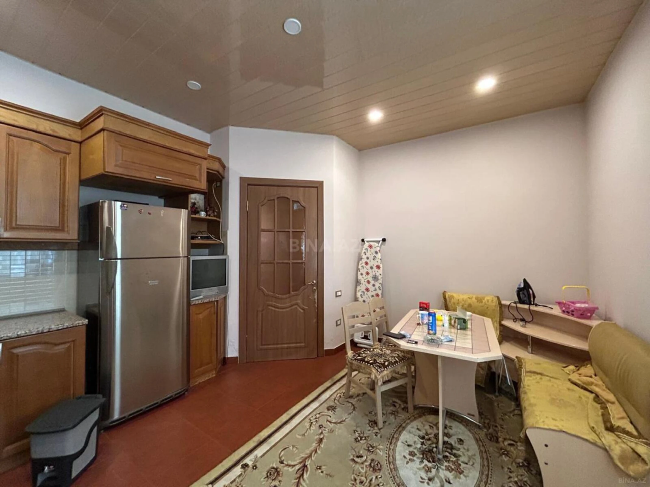 Satılır 3 otaqlı mənzil 172 m²