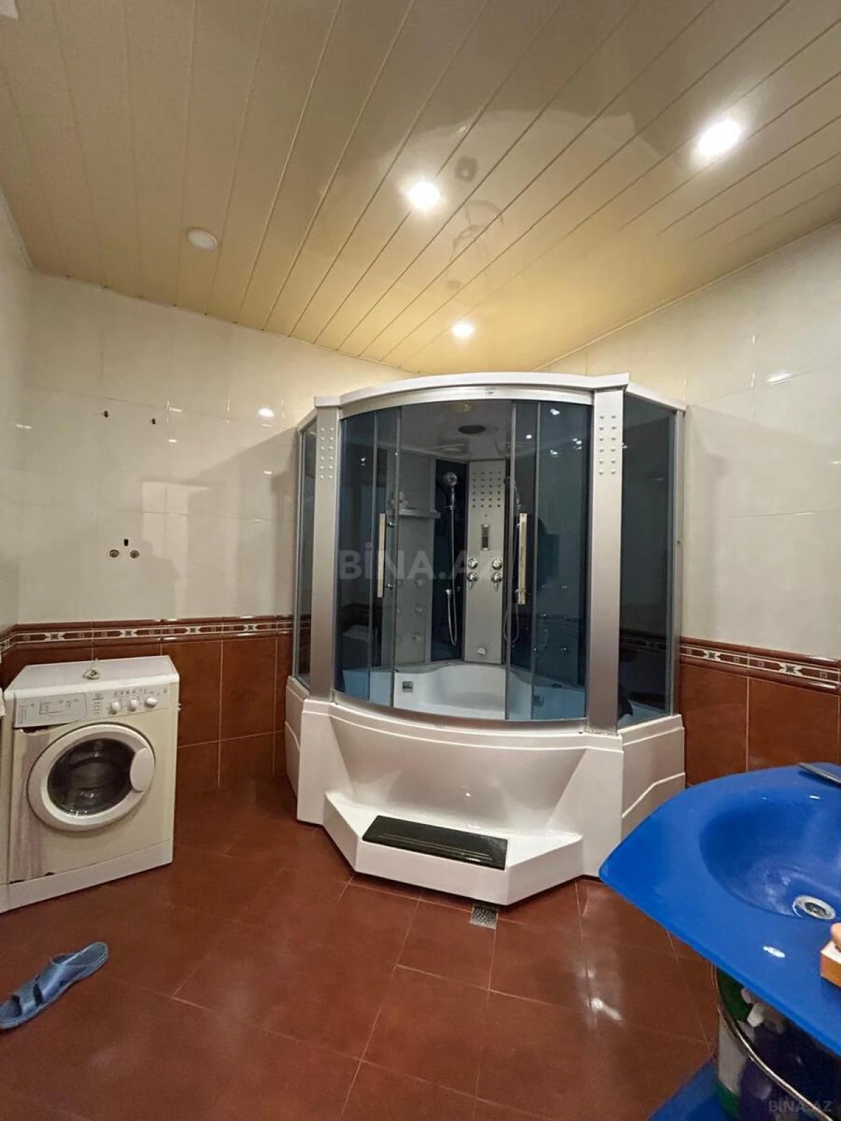 Satılır 3 otaqlı mənzil 172 m²