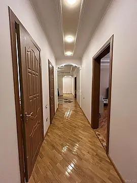 Satılır 3 otaqlı mənzil 172 m²