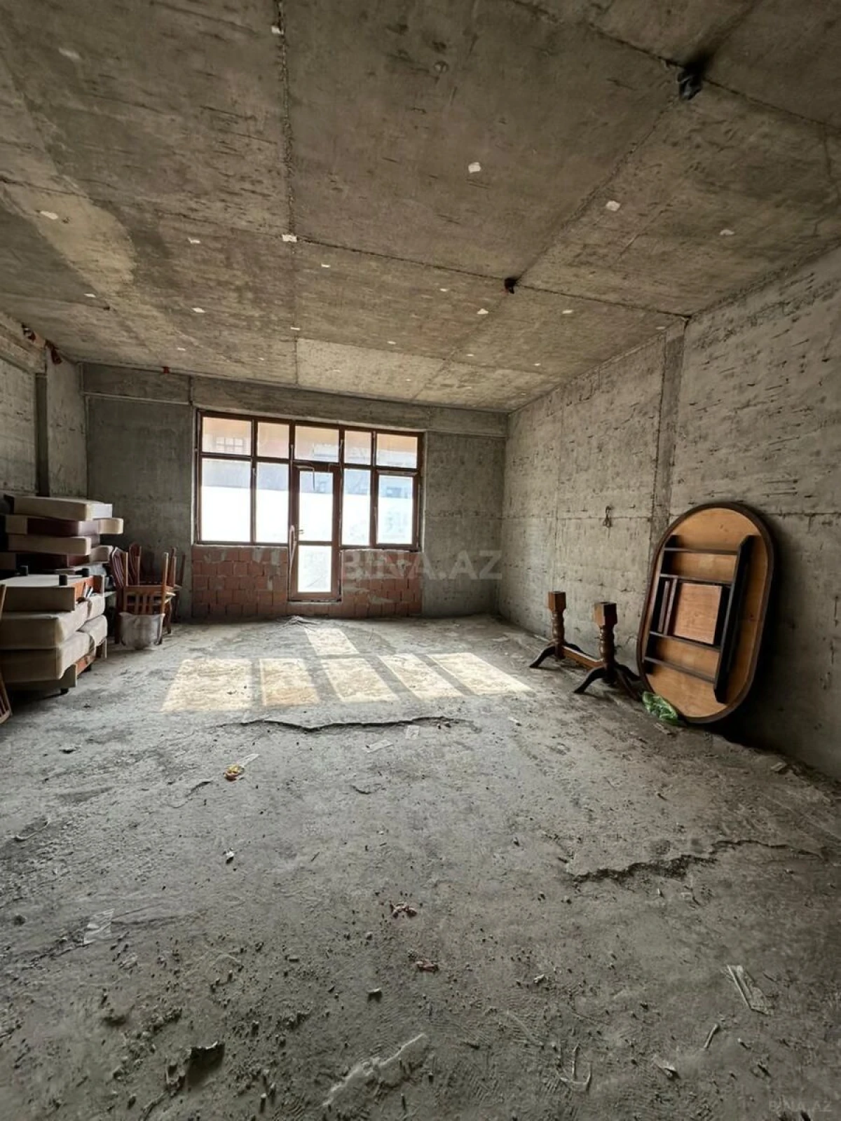 Satılır 4 otaqlı mənzil 146 m²