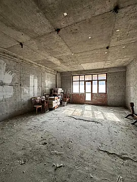 Satılır 4 otaqlı mənzil 146 m²