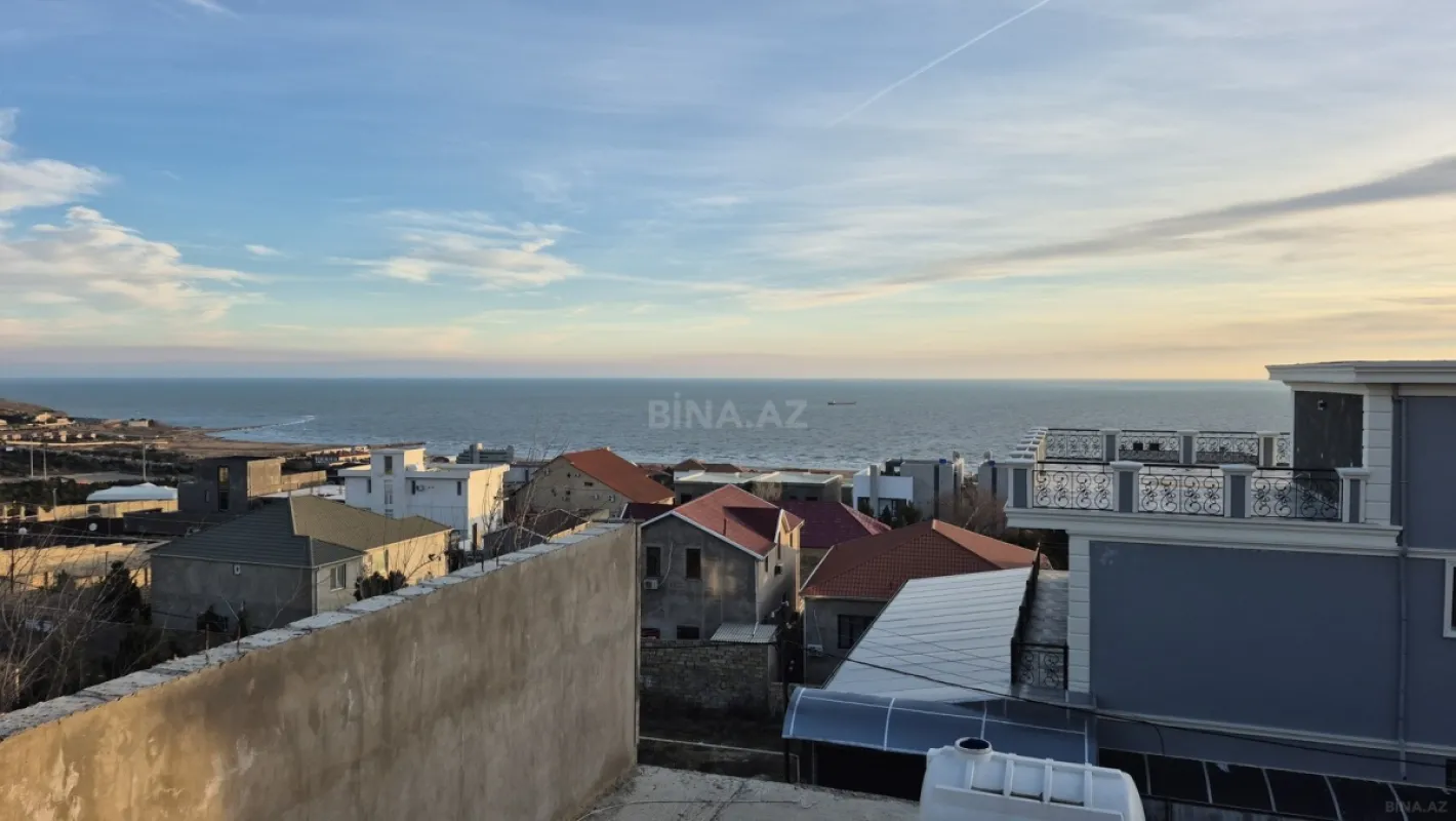 Satılır 6 otaqlı həyət evi 400 m²