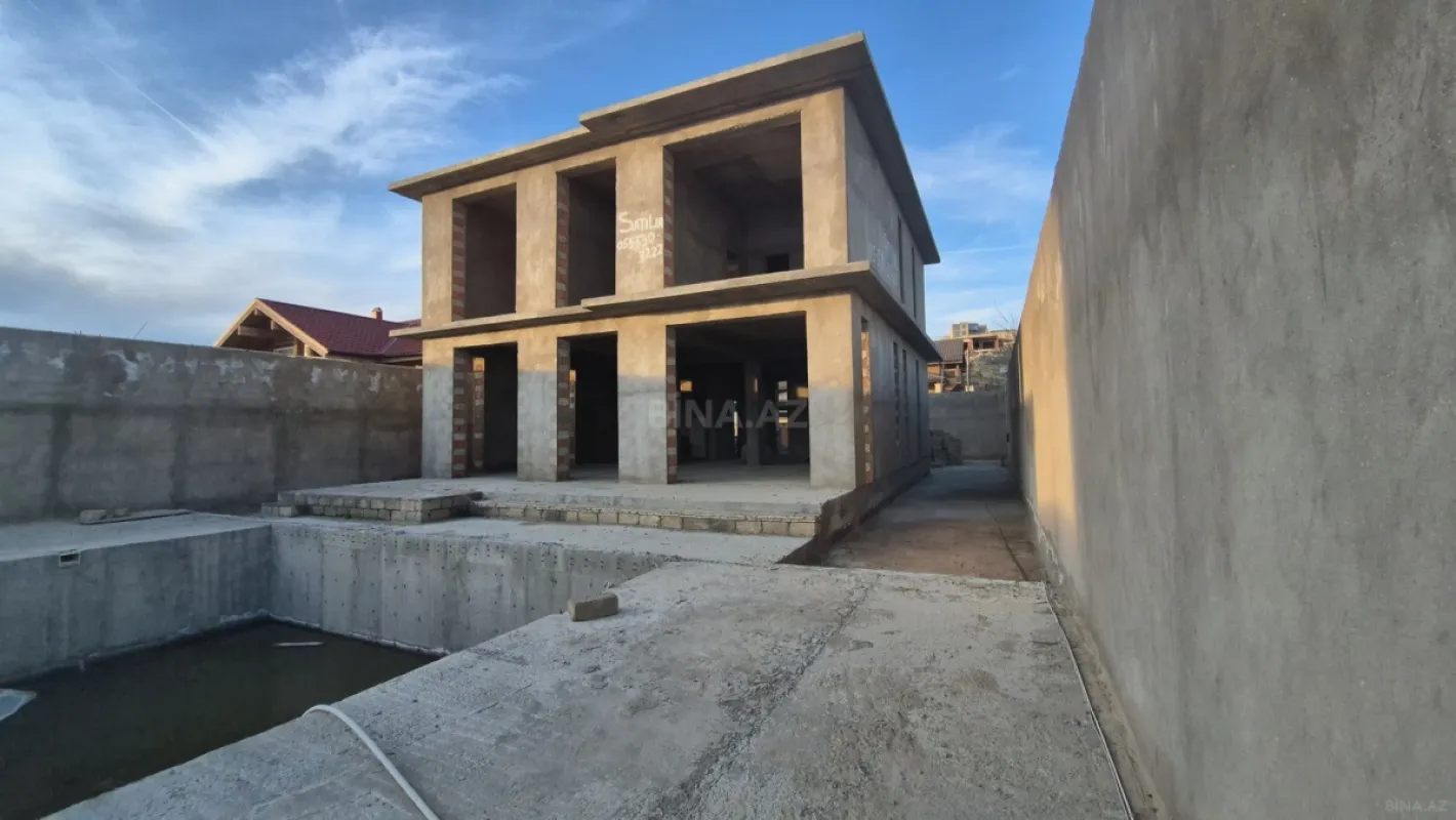 Satılır 6 otaqlı həyət evi 400 m²