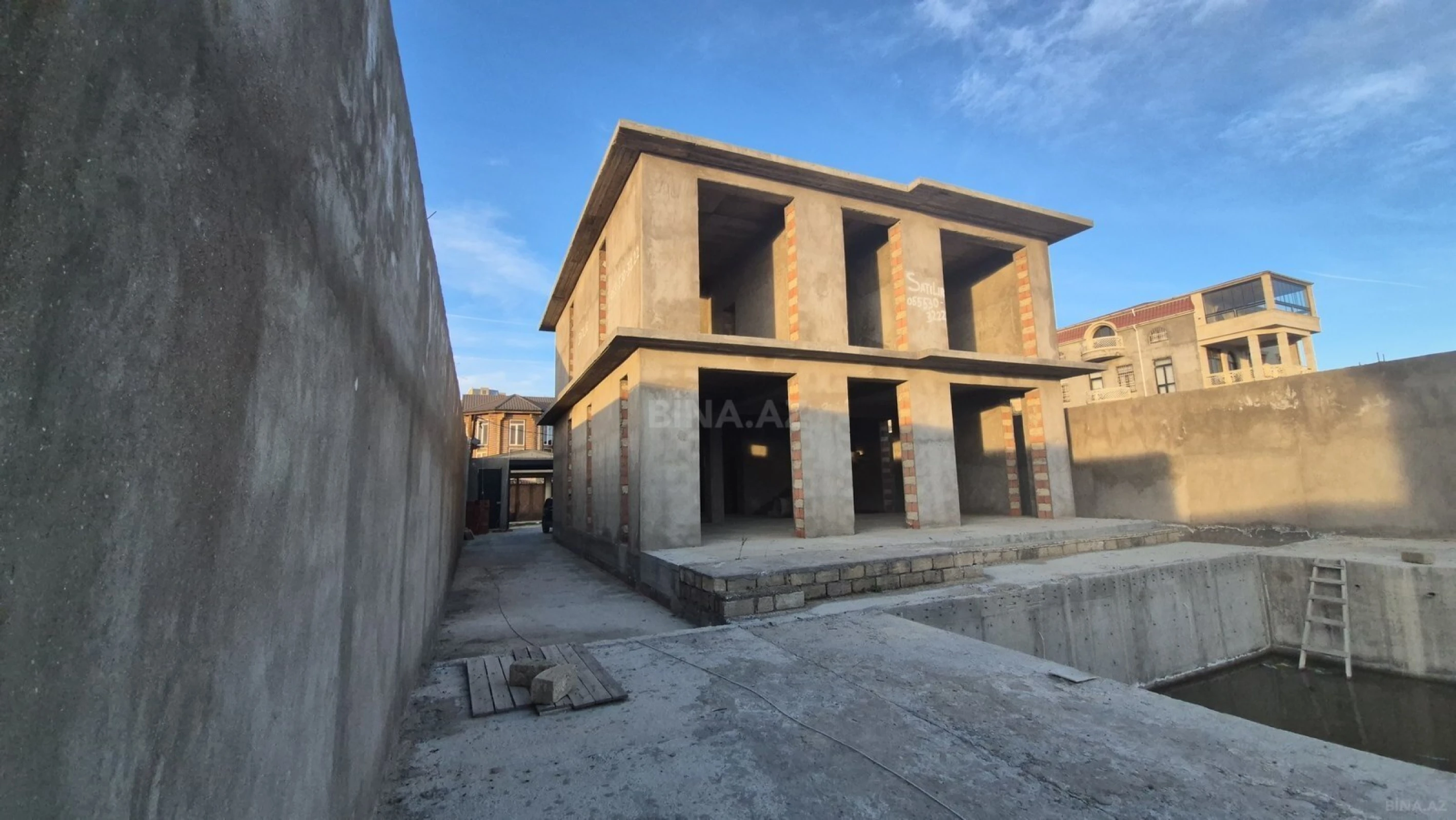 Satılır 6 otaqlı həyət evi 400 m²