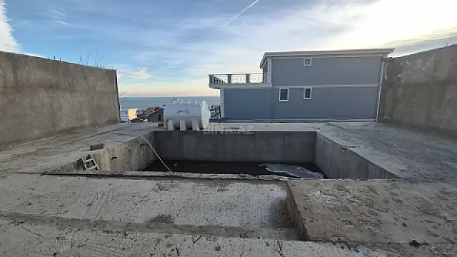 Satılır 6 otaqlı həyət evi 400 m²