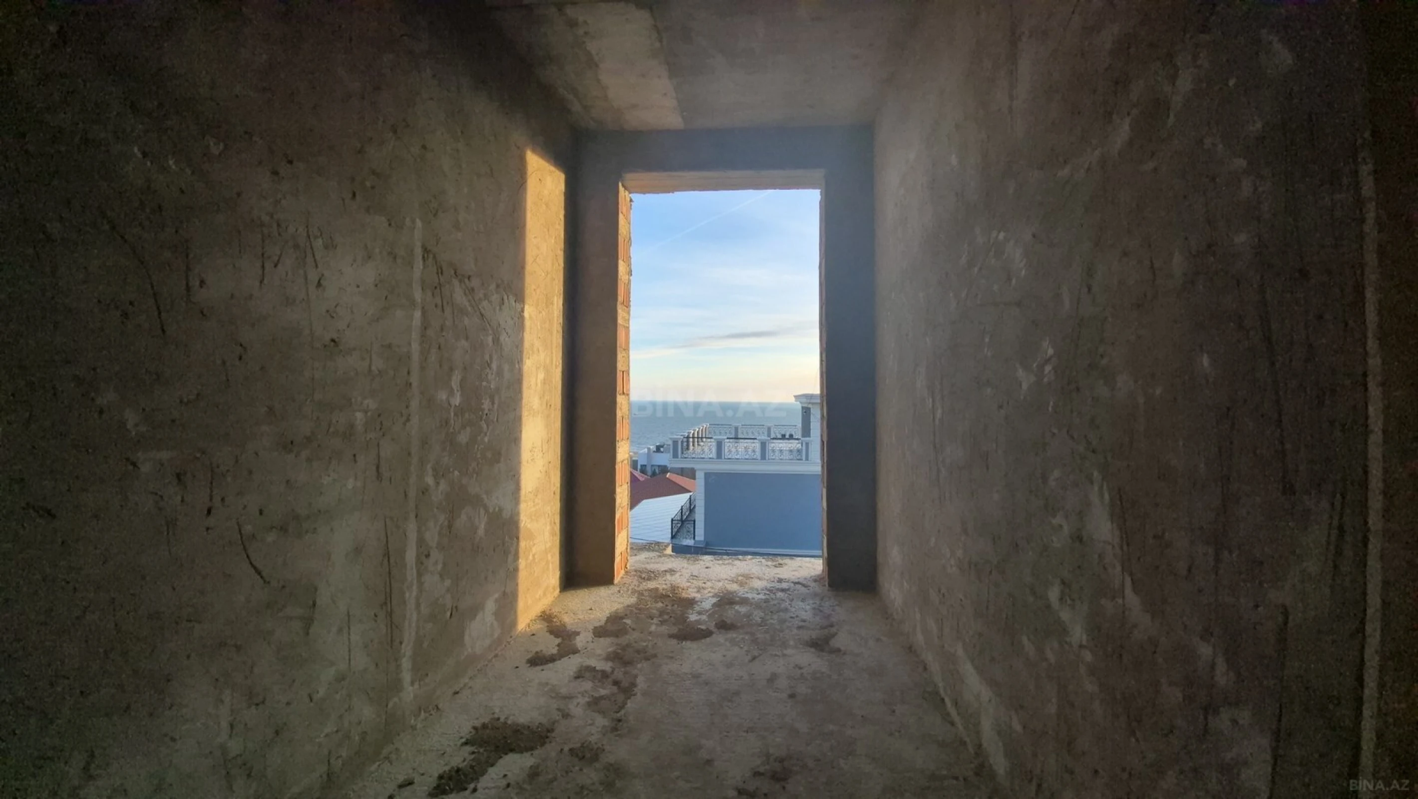 Satılır 6 otaqlı həyət evi 400 m²