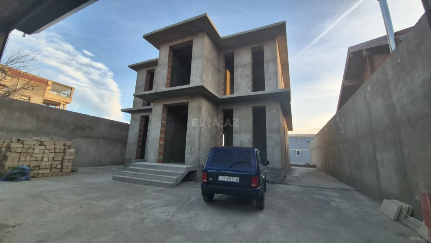 Satılır 6 otaqlı həyət evi 400 m²