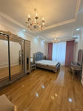 Kirayə verilir 2 otaqlı mənzil 126 m²