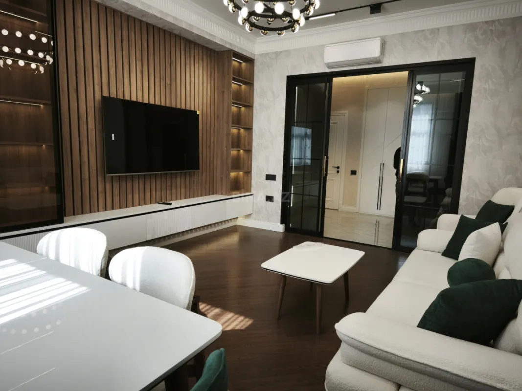 Kirayə verilir 2 otaqlı mənzil 88 m²