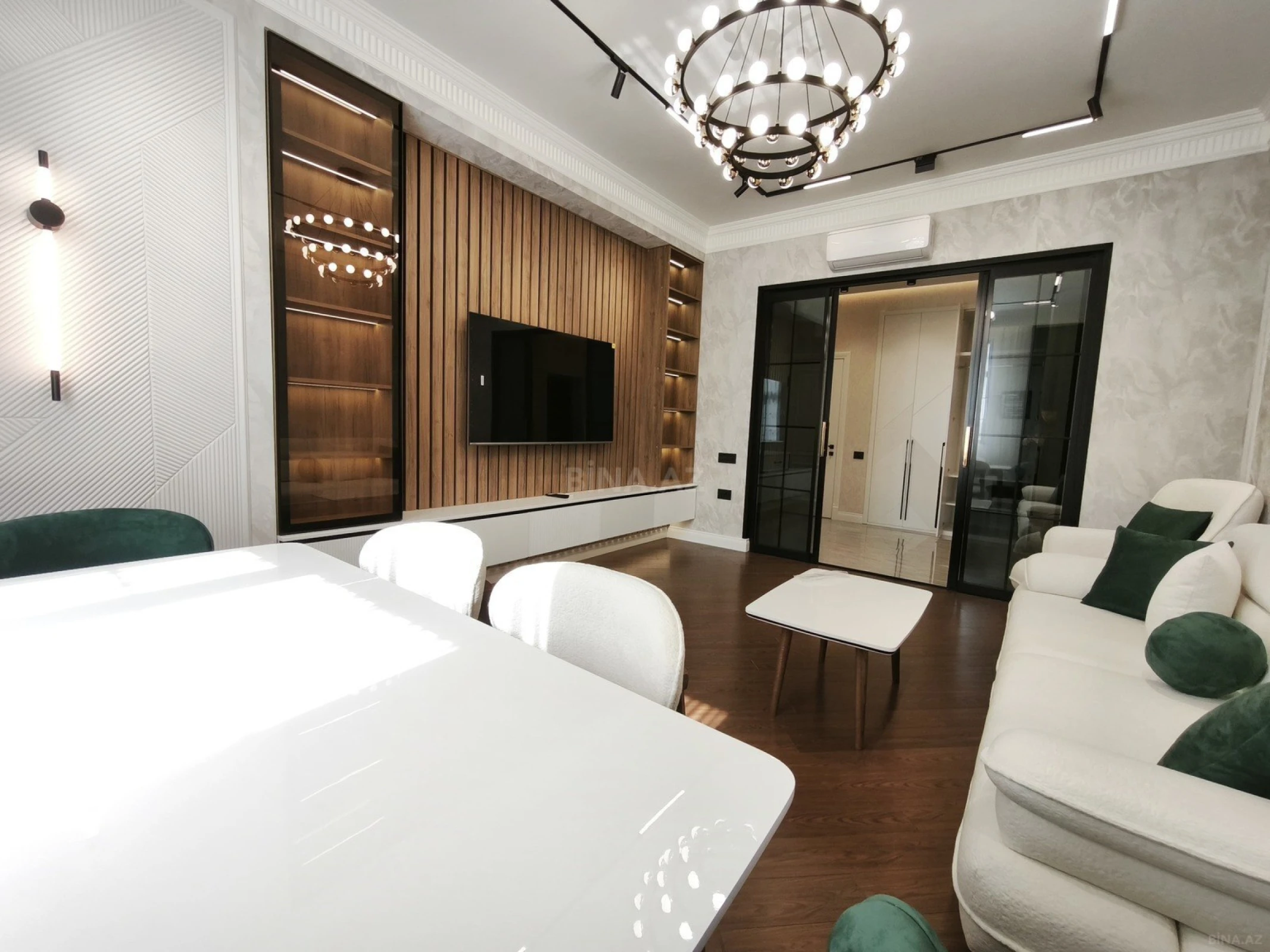 Kirayə verilir 2 otaqlı mənzil 88 m²