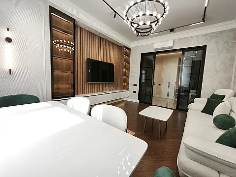 Kirayə verilir 2 otaqlı mənzil 88 m²