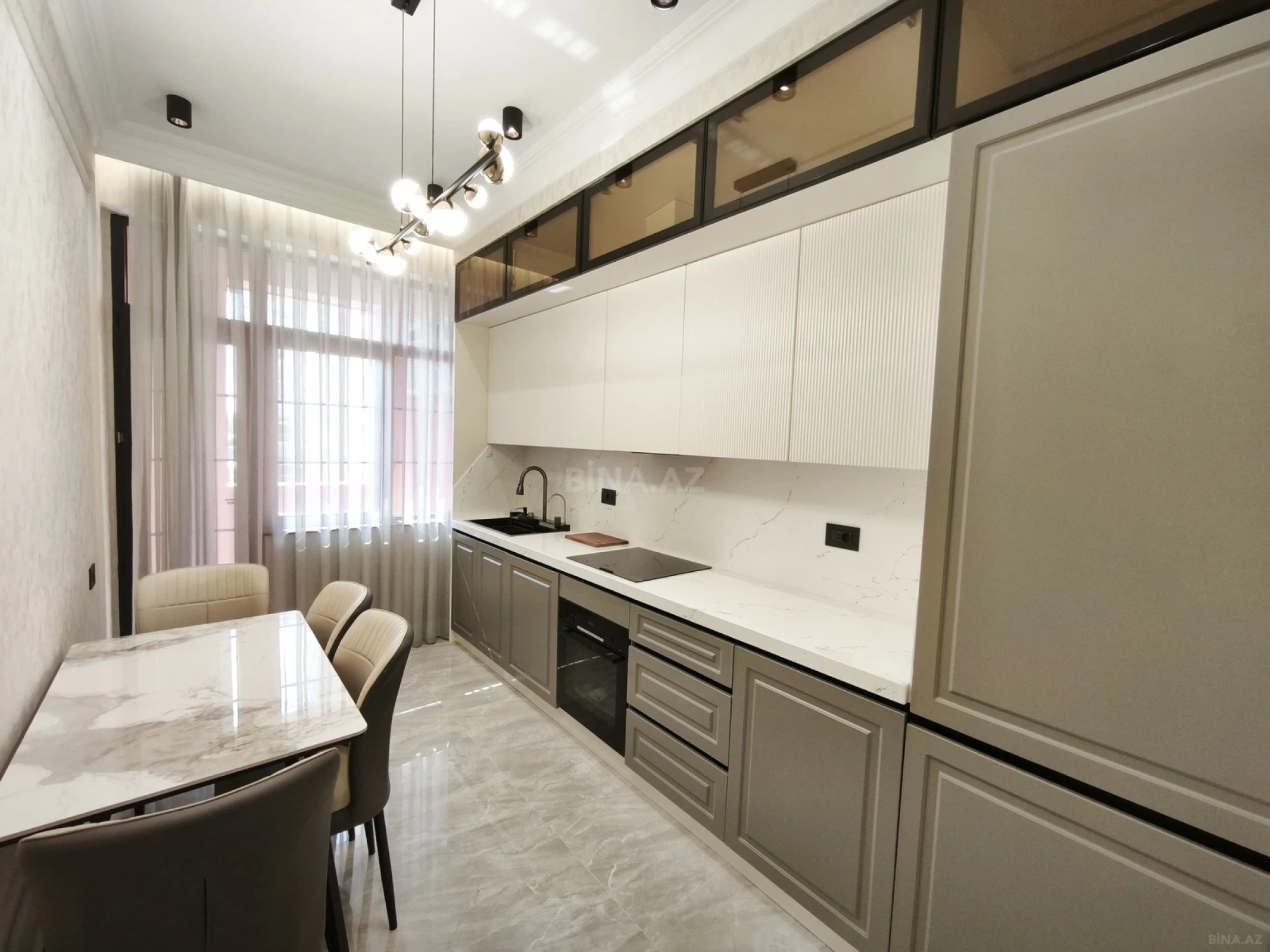 Kirayə verilir 2 otaqlı mənzil 88 m²