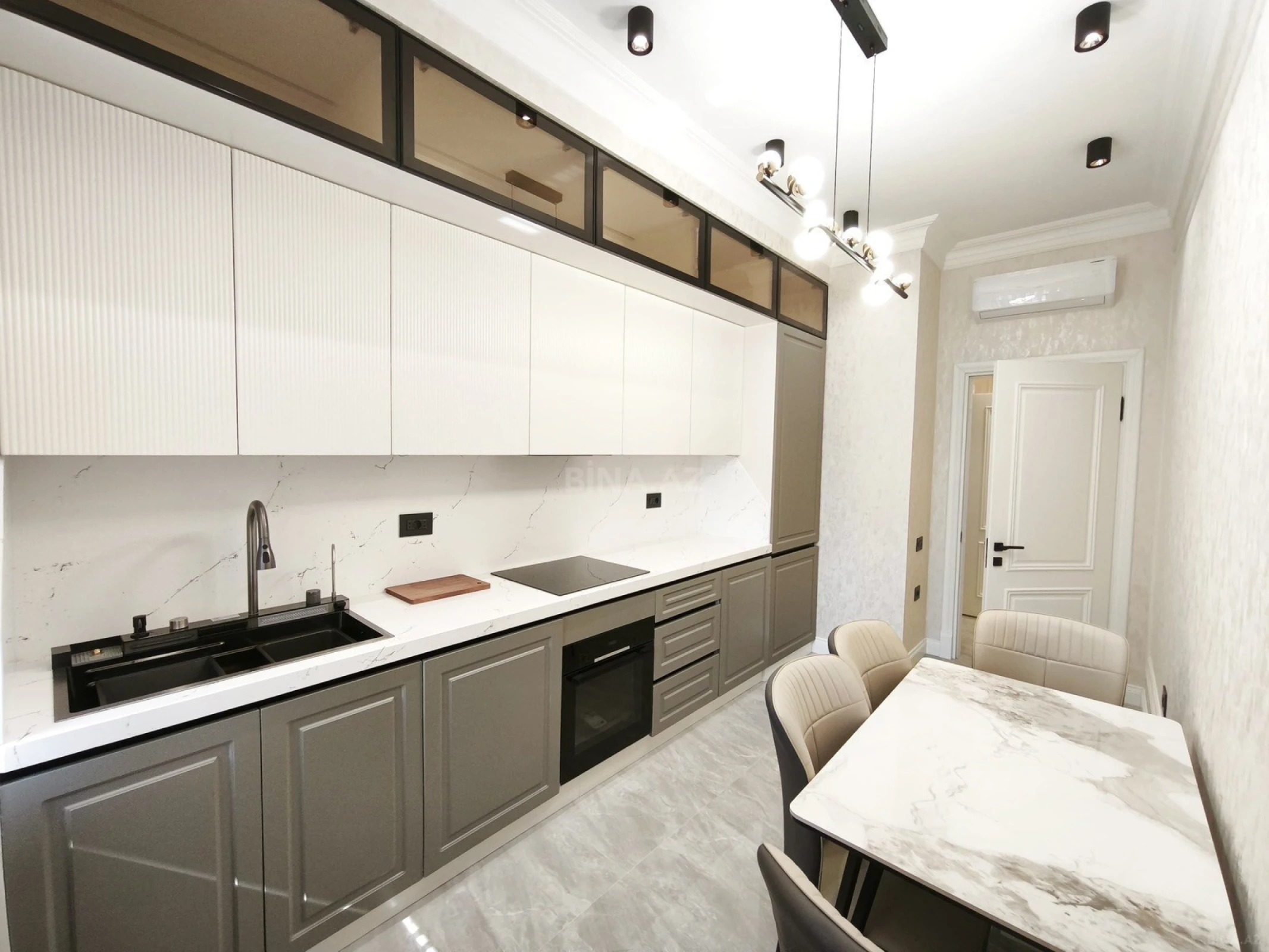 Kirayə verilir 2 otaqlı mənzil 88 m²