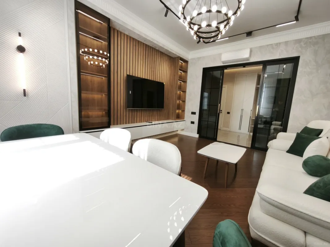 Kirayə verilir 2 otaqlı mənzil 88 m²