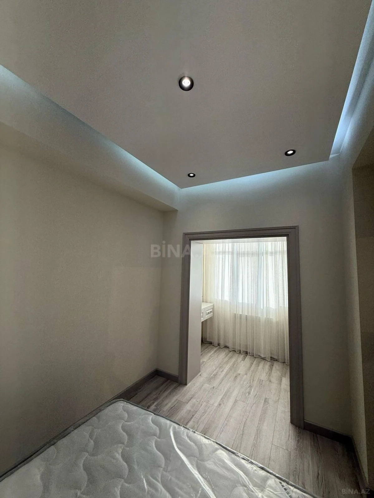 Satılır 2 otaqlı mənzil 72 m²