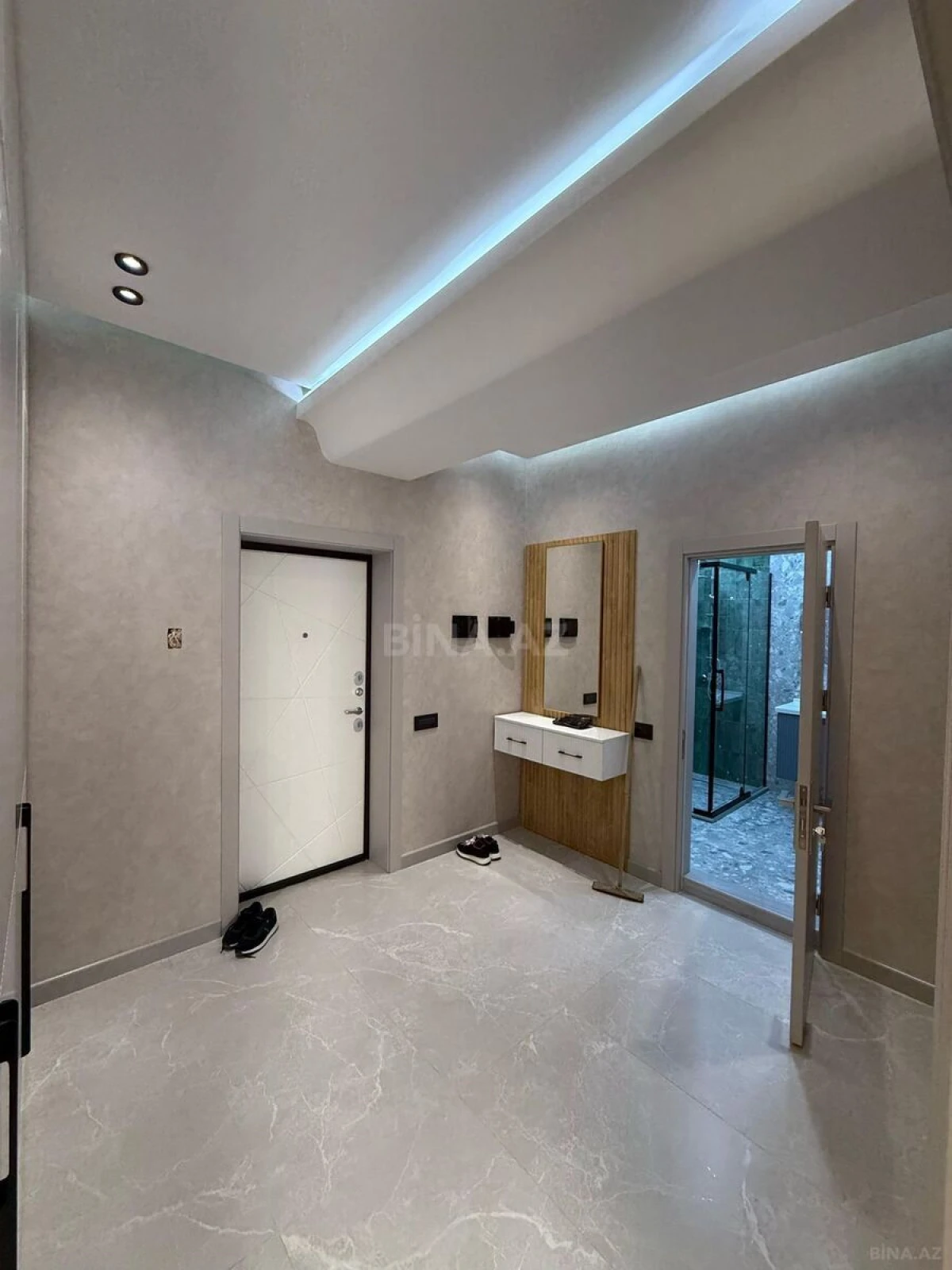 Satılır 2 otaqlı mənzil 72 m²