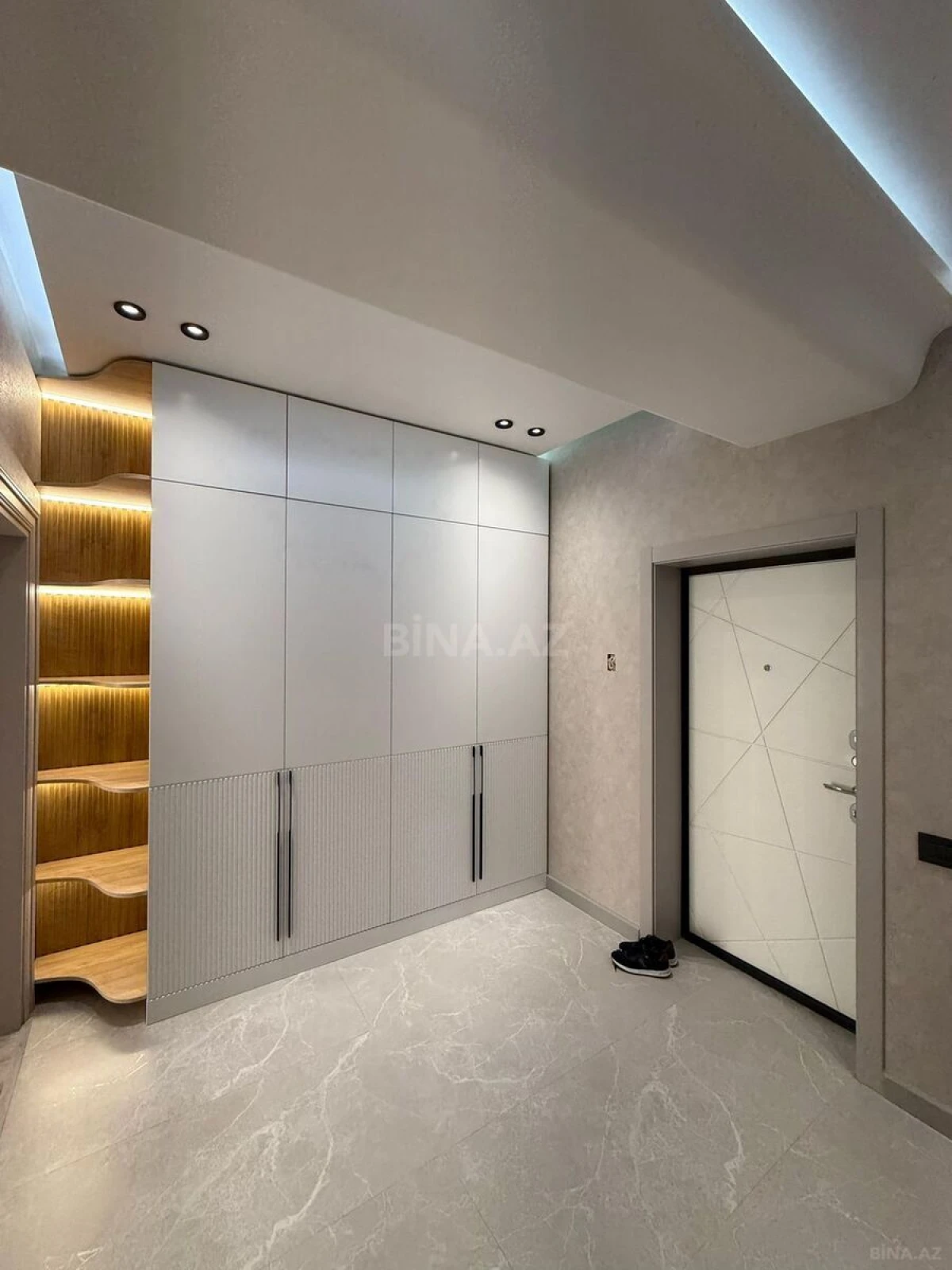 Satılır 2 otaqlı mənzil 72 m²