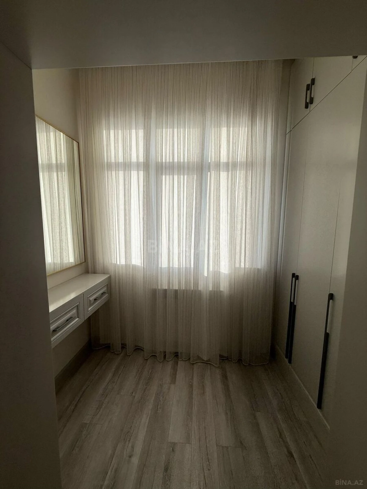 Satılır 2 otaqlı mənzil 72 m²