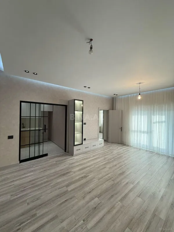 Satılır 2 otaqlı mənzil 72 m²