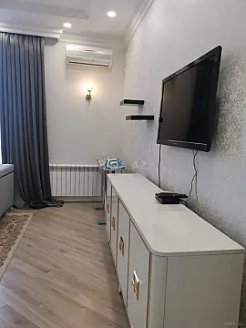 Kirayə verilir 2 otaqlı mənzil 60 m²