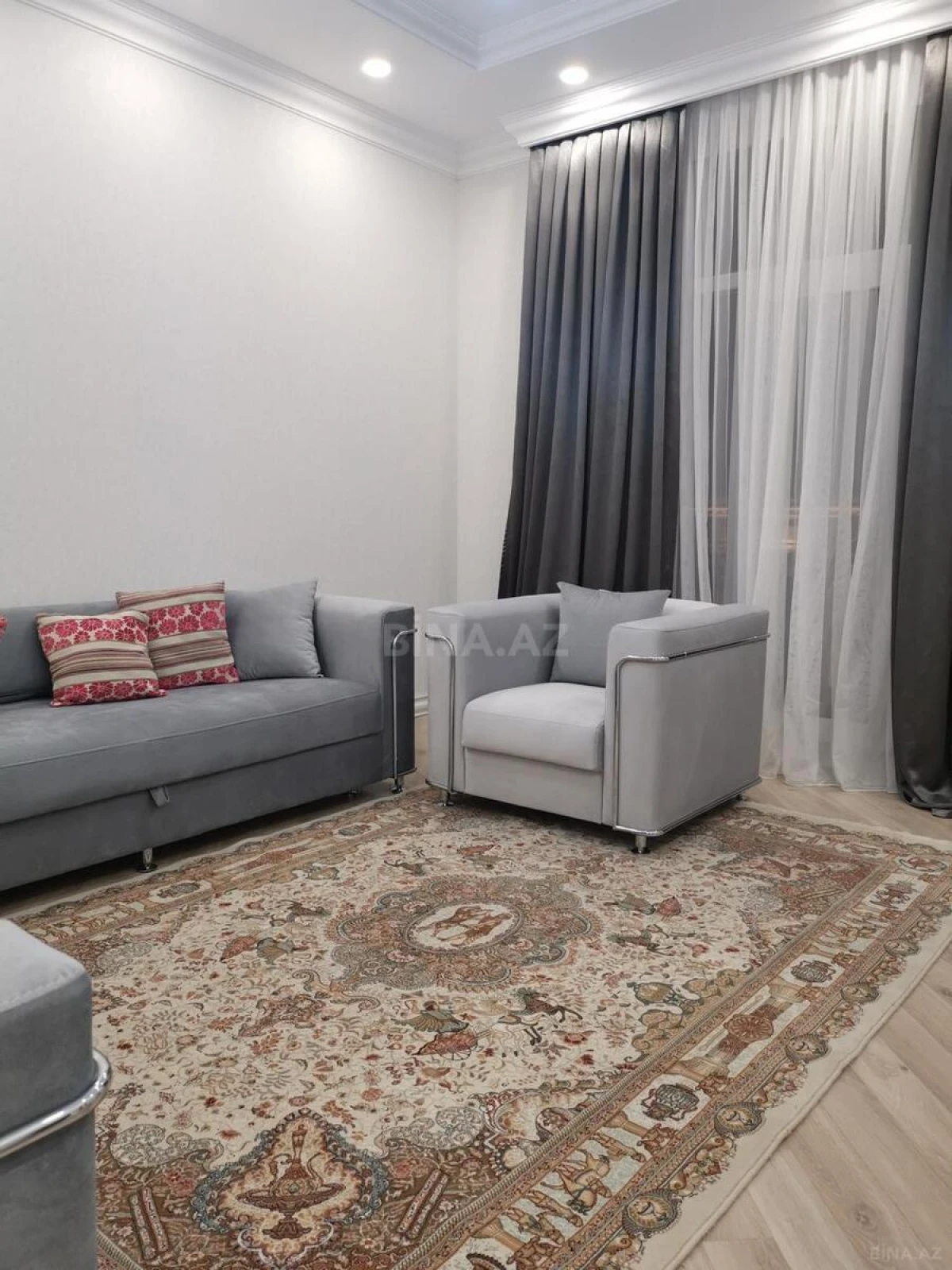 Kirayə verilir 2 otaqlı mənzil 60 m²