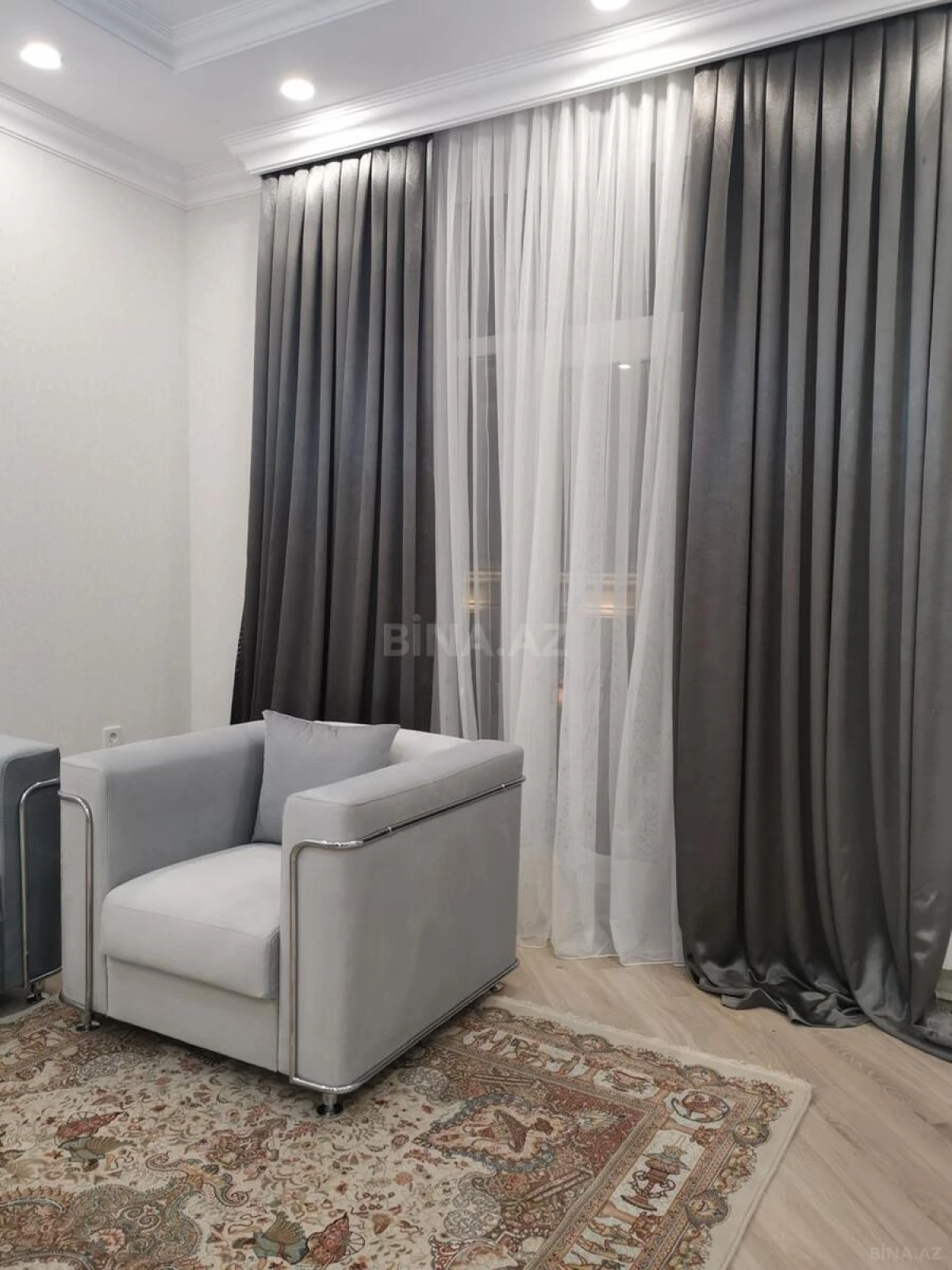 Kirayə verilir 2 otaqlı mənzil 60 m²